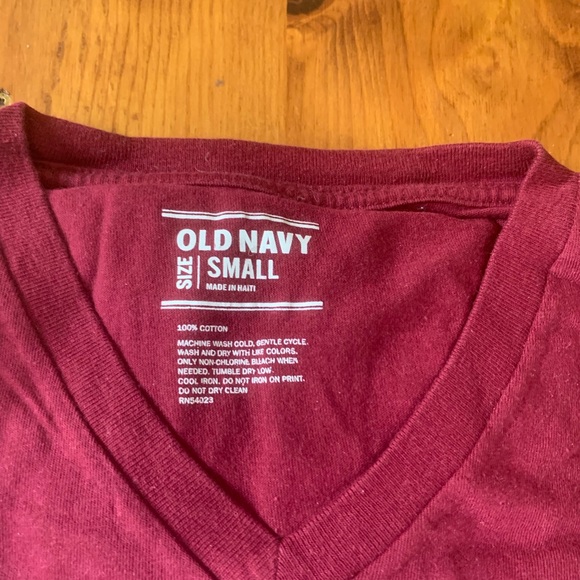 Old Navy V-Neck Tees - Picture 3 of 7